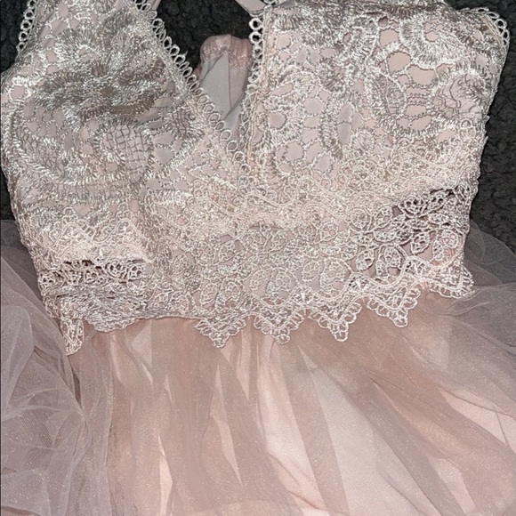 ❌❌❌SOLD❌❌❌GORGEOUS LIGHT PINK CROCHET FORMAL DRESS - Picture 3 of 4